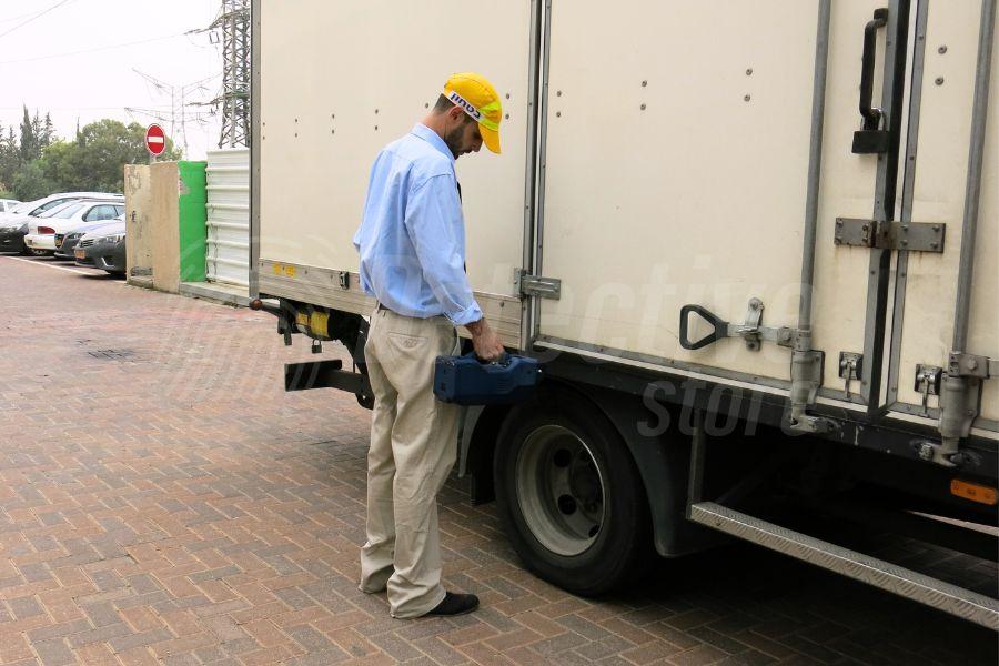 Cutting-edge vehicle inspection technologies, like X-ray scanners and AI-driven systems, are used at borders to detect smuggling and enhance security.