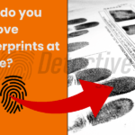 A postcard with visible fingerprints, which are pointed out by a red arrow, referring to the topic of removing traces with household methods.